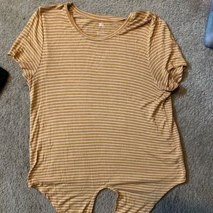 Shirt ties in the front